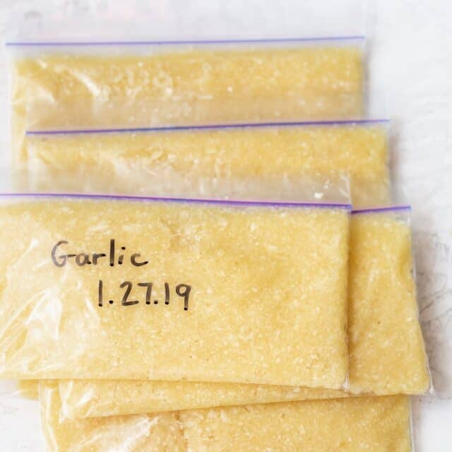 Plastic storage bags of garlic paste - how to freeze garlic