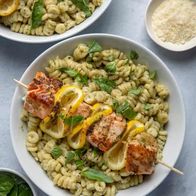 Pesto grilled salmon skewers with pasta