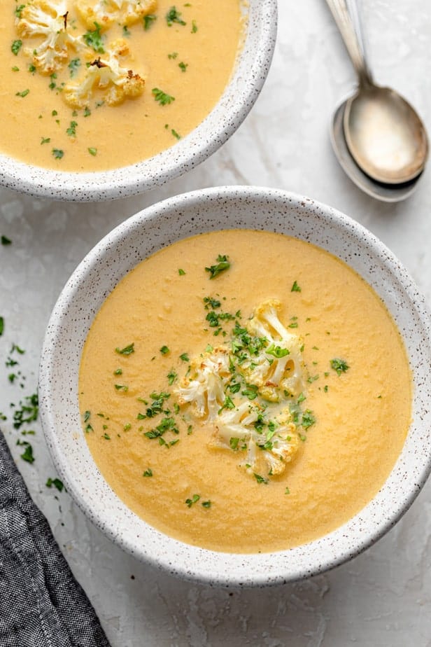Roasted cauliflower soup that's easy to make and vegan
